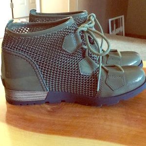 Sorel rubber and mesh boots